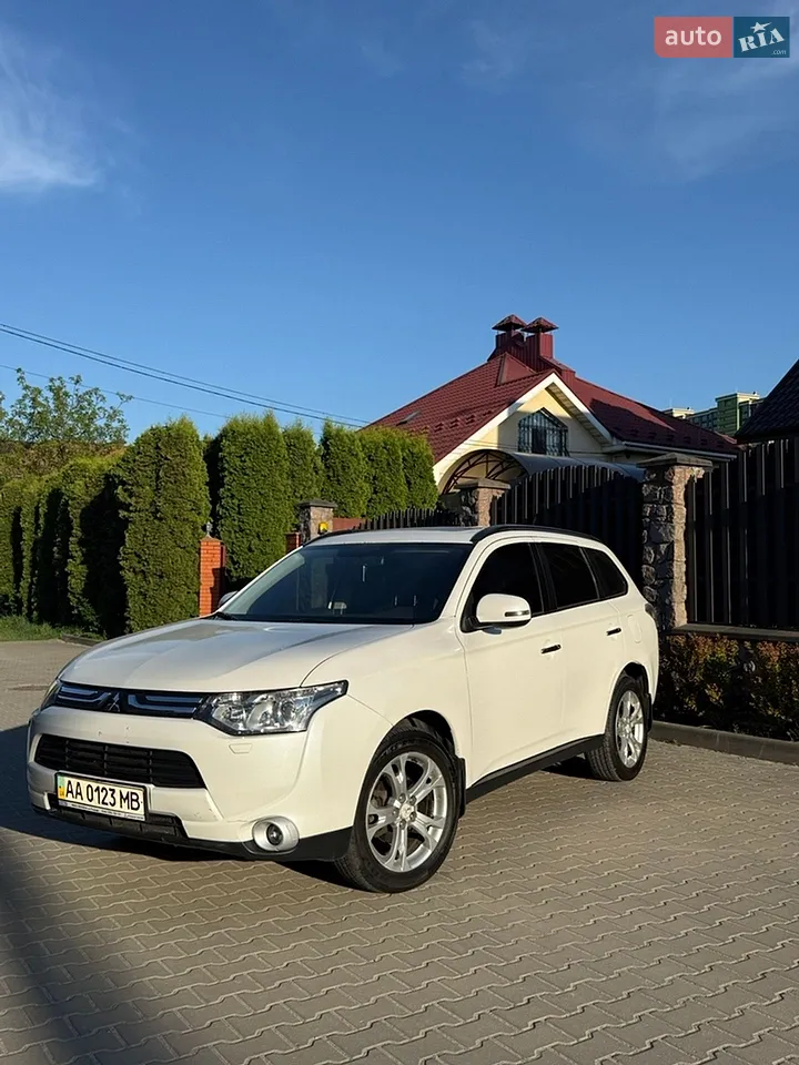 2013 Mitsubishi Outlander - мініатюра 19