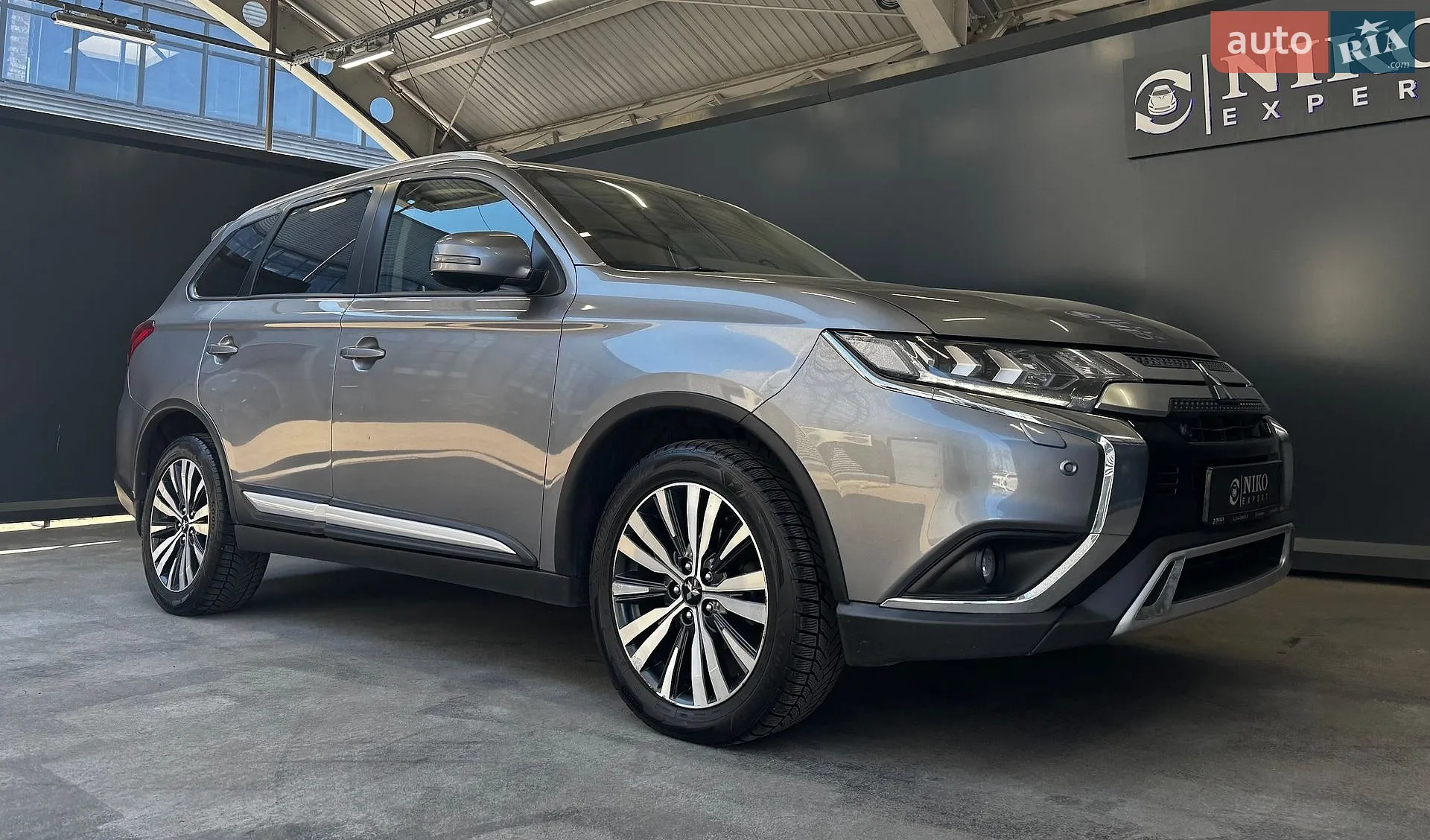2021 Mitsubishi Outlander - мініатюра 9