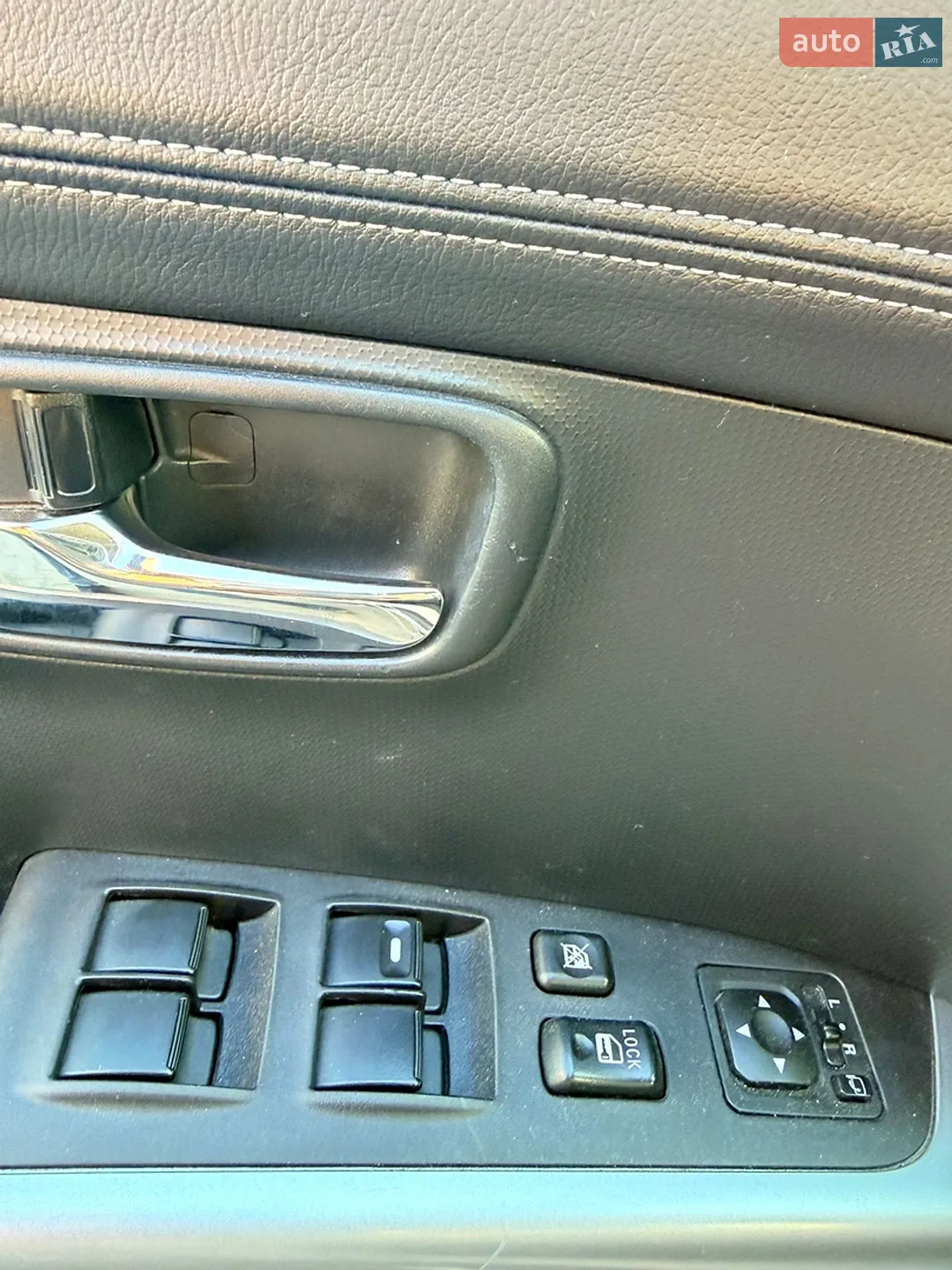 2011 Mitsubishi Outlander - мініатюра 9
