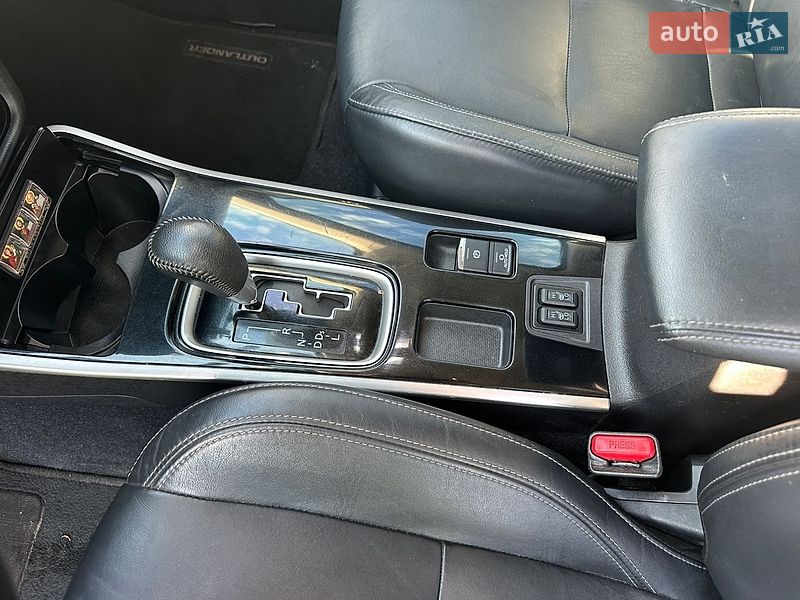 Внедорожник / Кроссовер Mitsubishi Outlander 2020 в Харькове