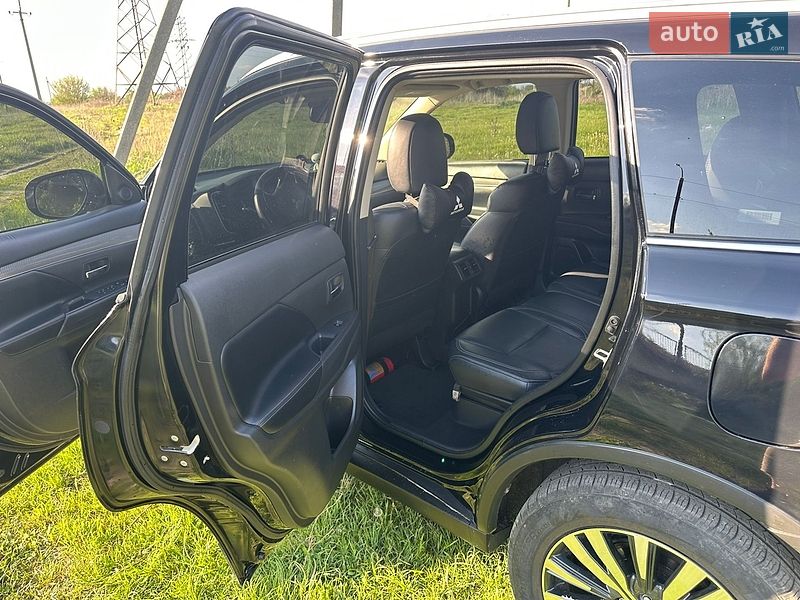 Внедорожник / Кроссовер Mitsubishi Outlander 2020 в Харькове