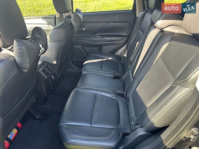 Внедорожник / Кроссовер Mitsubishi Outlander 2020 в Харькове