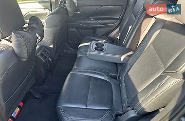 Внедорожник / Кроссовер Mitsubishi Outlander 2020 в Харькове
