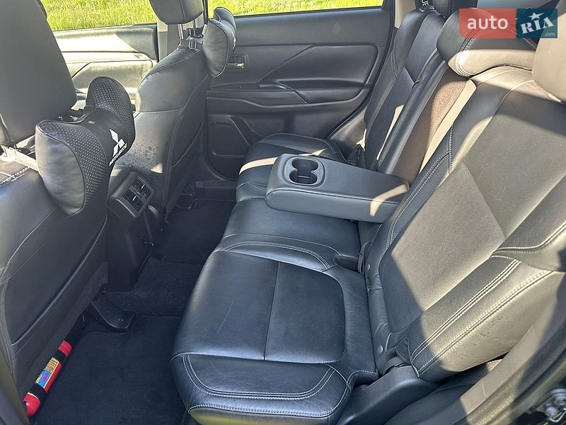 Внедорожник / Кроссовер Mitsubishi Outlander 2020 в Харькове