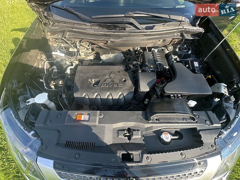 Внедорожник / Кроссовер Mitsubishi Outlander 2020 в Харькове