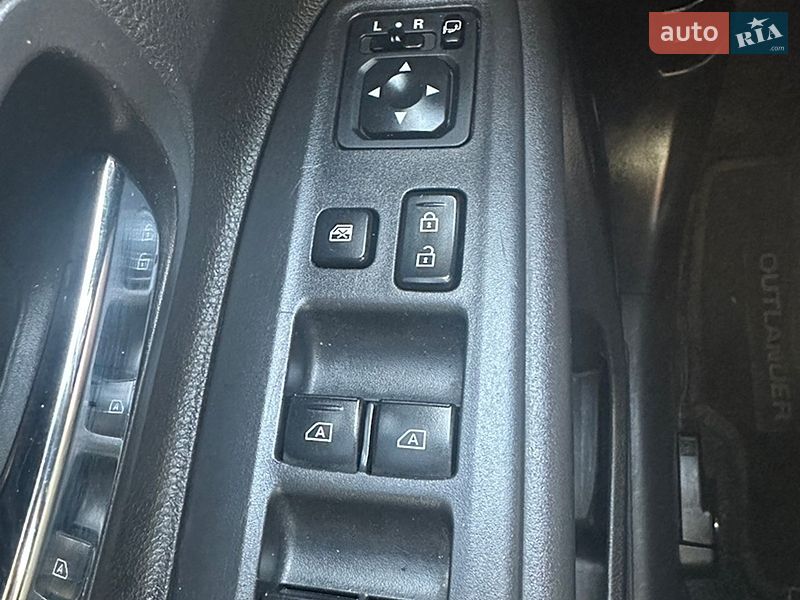 Внедорожник / Кроссовер Mitsubishi Outlander 2020 в Харькове