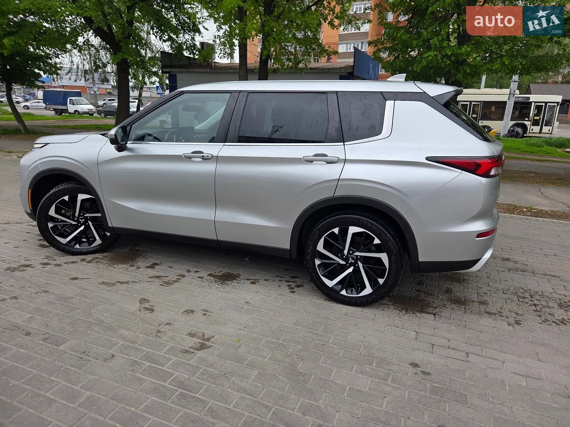 2023 Mitsubishi Outlander - мініатюра 12