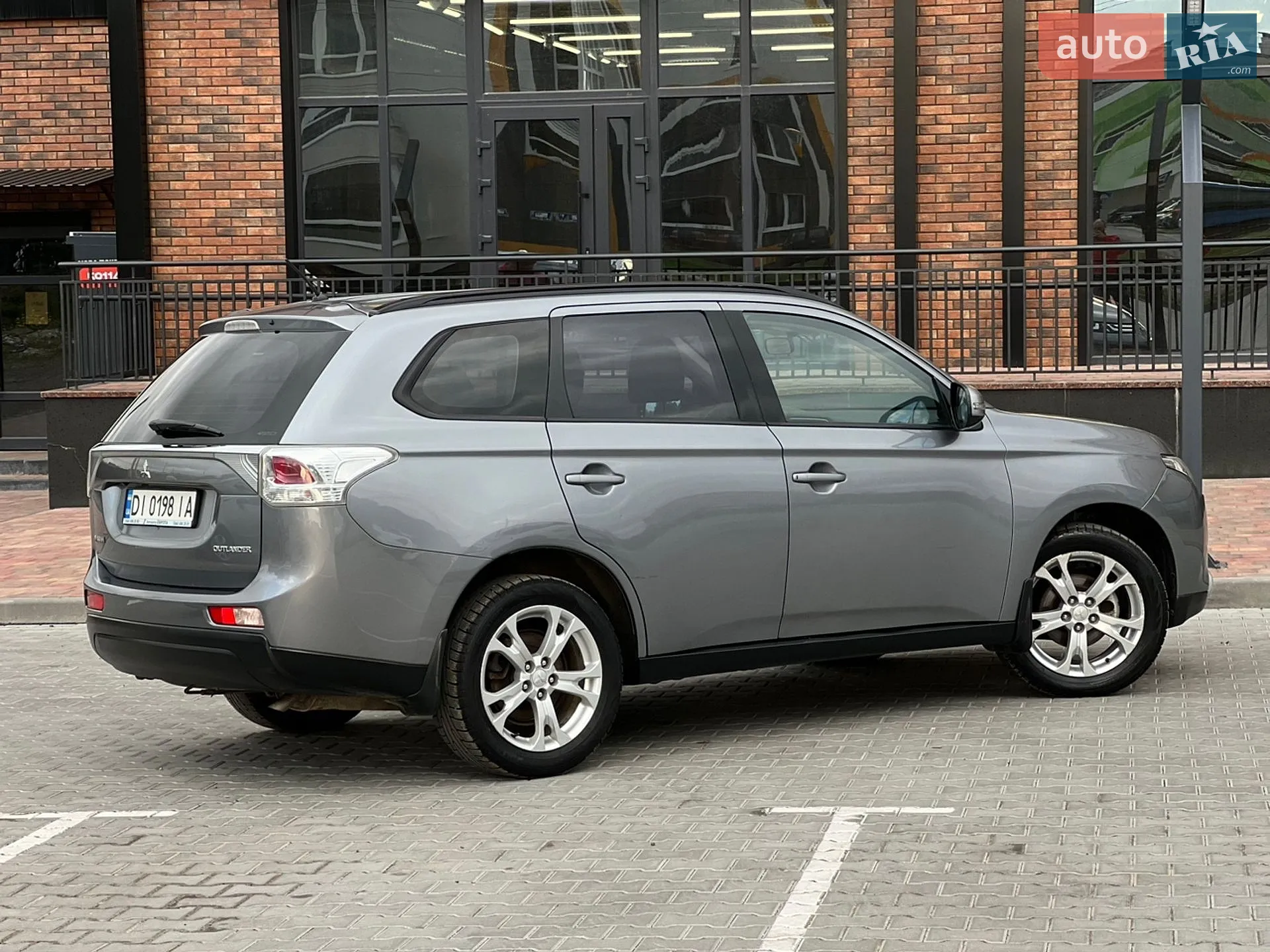 2013 Mitsubishi Outlander - мініатюра 10