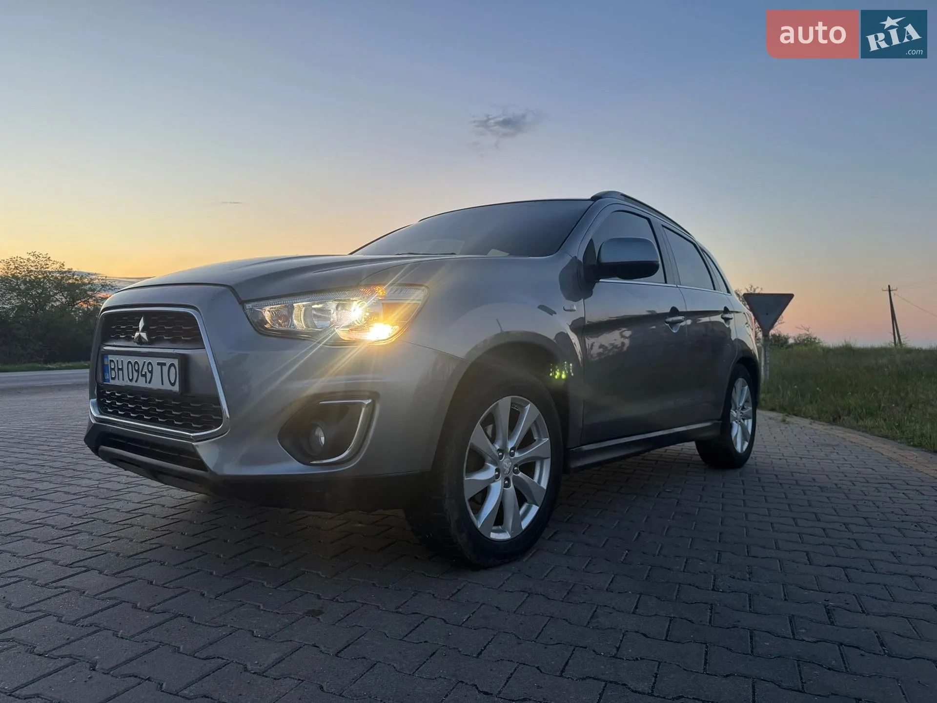 2012 Mitsubishi Outlander - мініатюра 3
