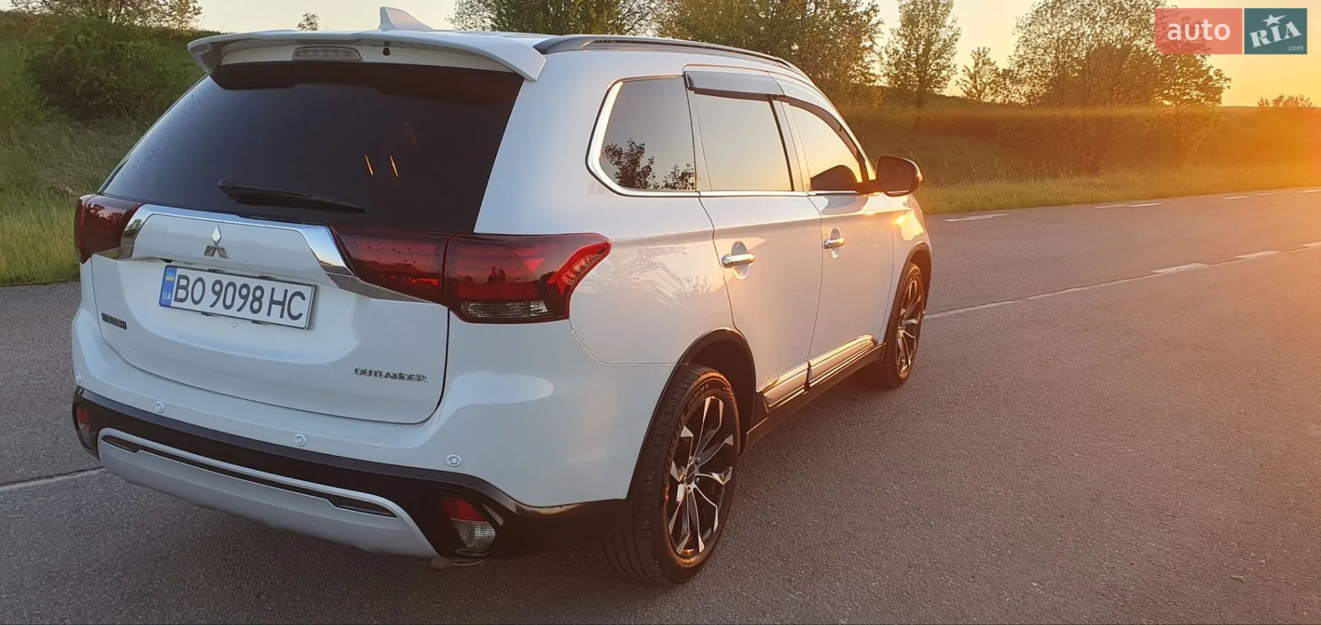 2018 Mitsubishi Outlander - мініатюра 12