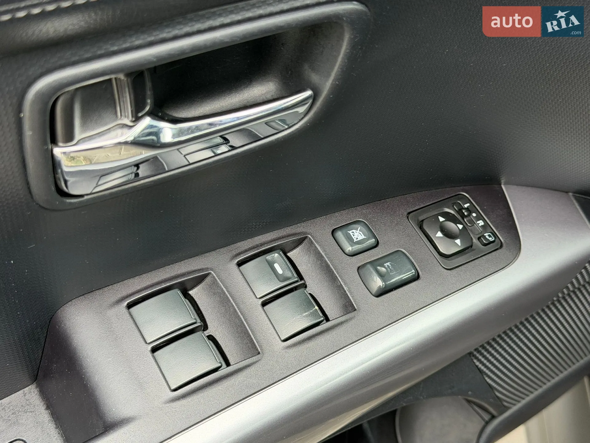 2012 Mitsubishi Outlander - мініатюра 18