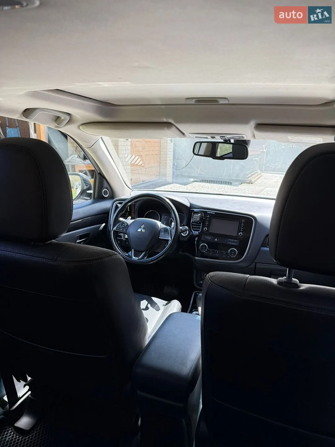 2017 Mitsubishi Outlander - мініатюра 10