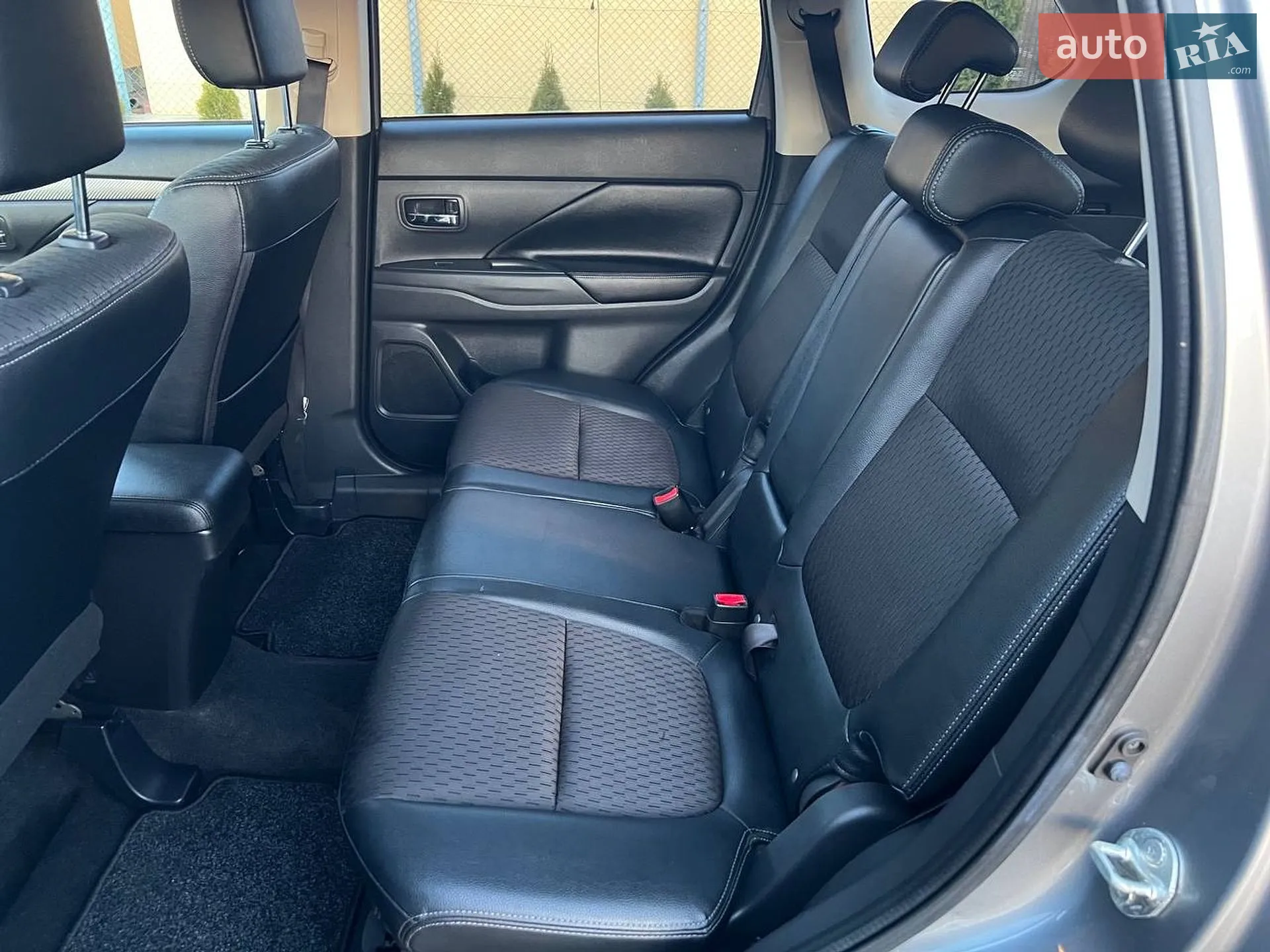 2015 Mitsubishi Outlander - мініатюра 13