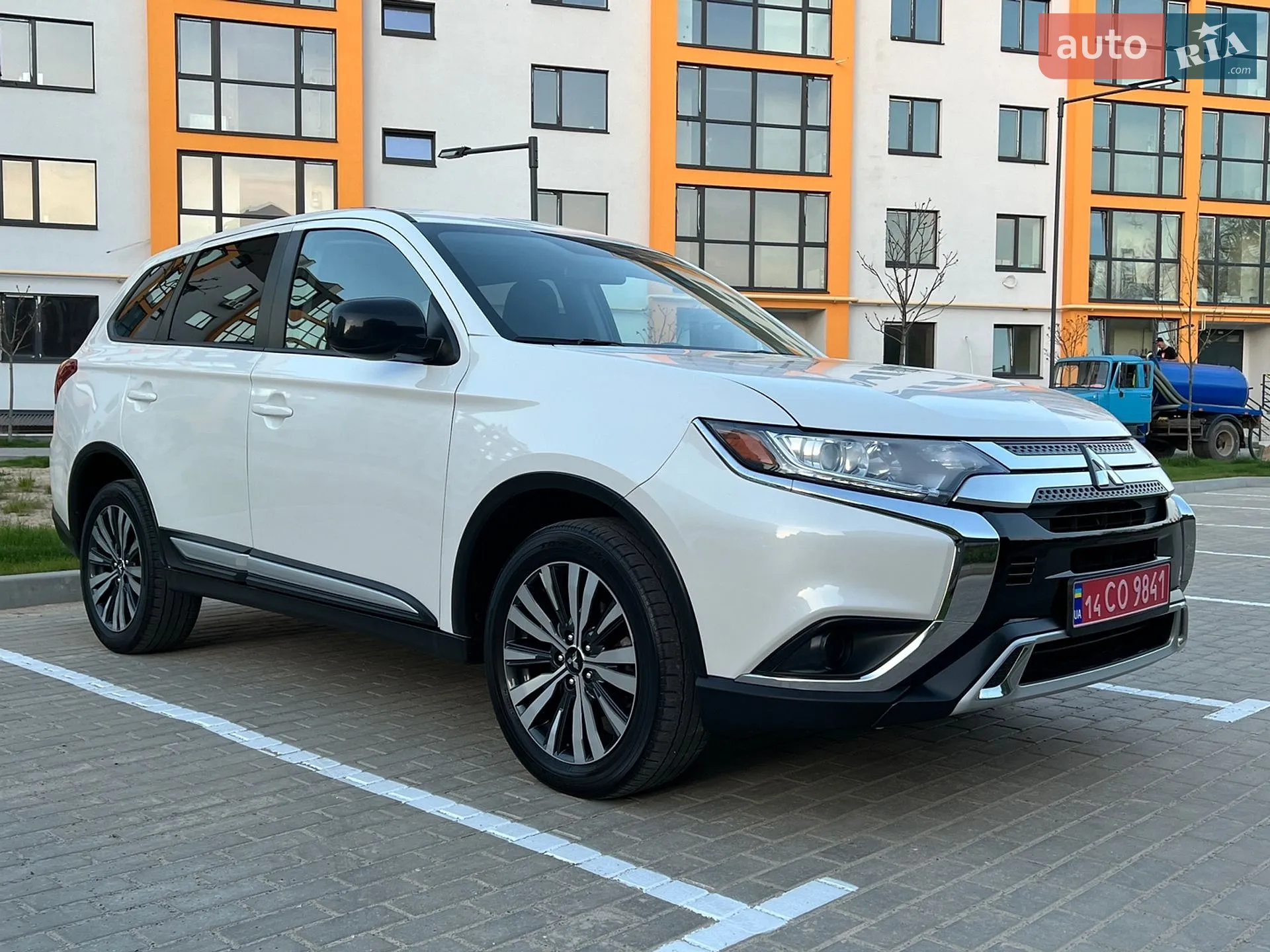 2019 Mitsubishi Outlander - мініатюра 3