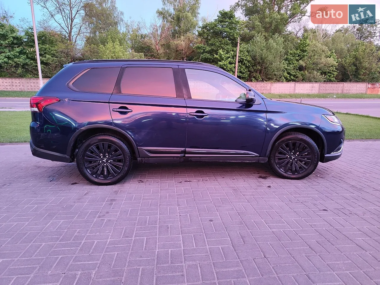 2021 Mitsubishi Outlander - мініатюра 16