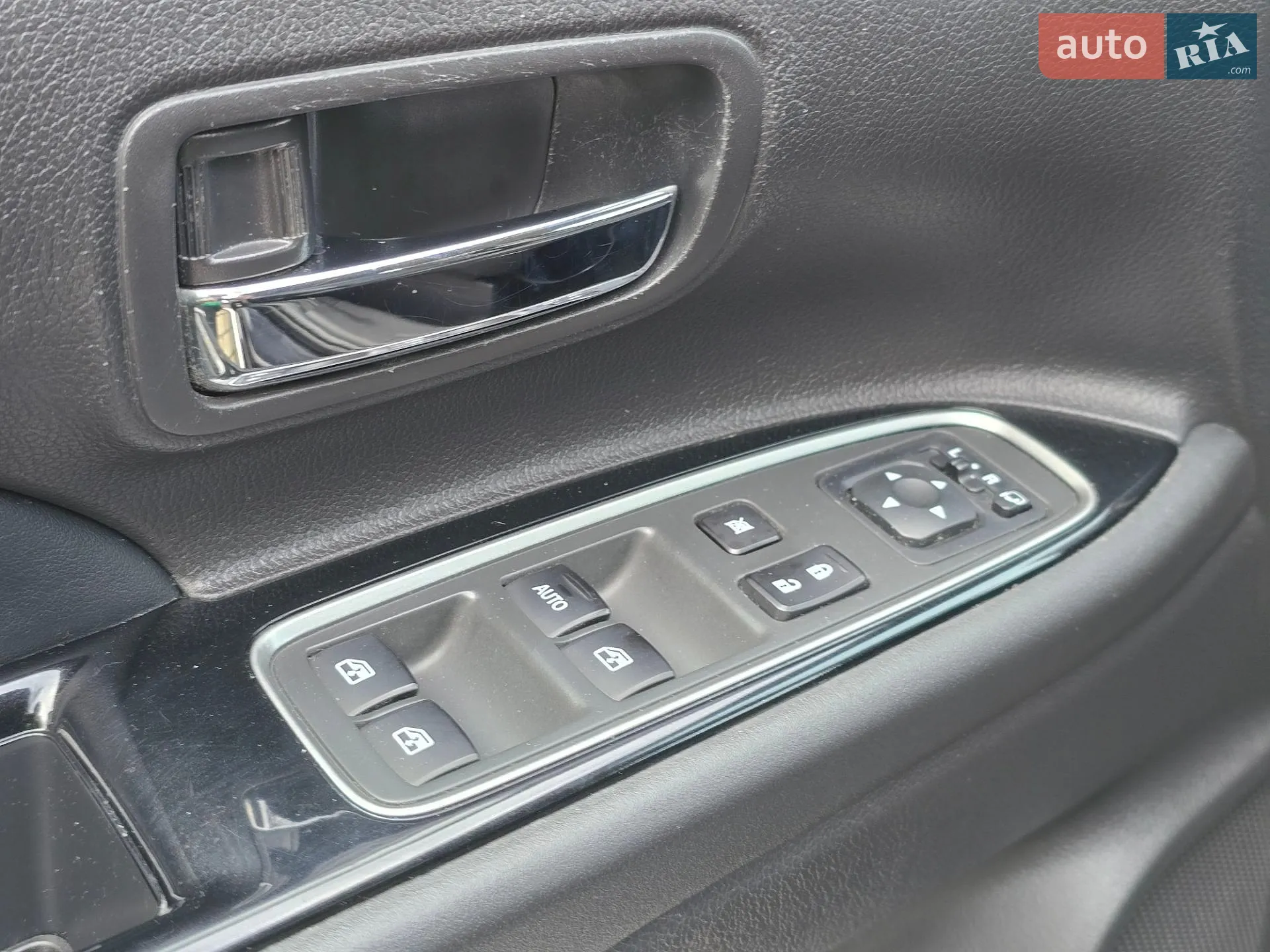2015 Mitsubishi Outlander - мініатюра 22