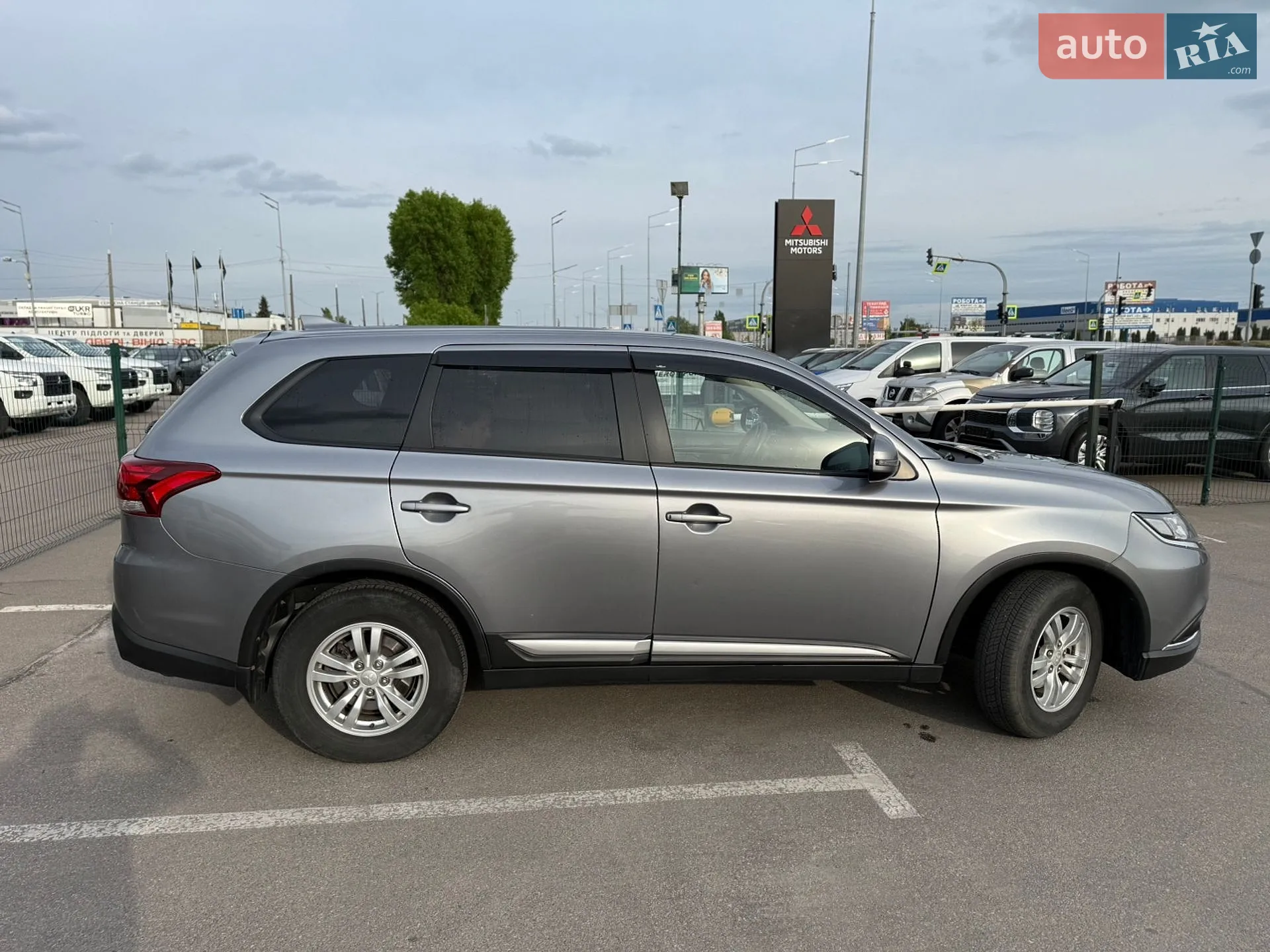 2019 Mitsubishi Outlander - мініатюра 6