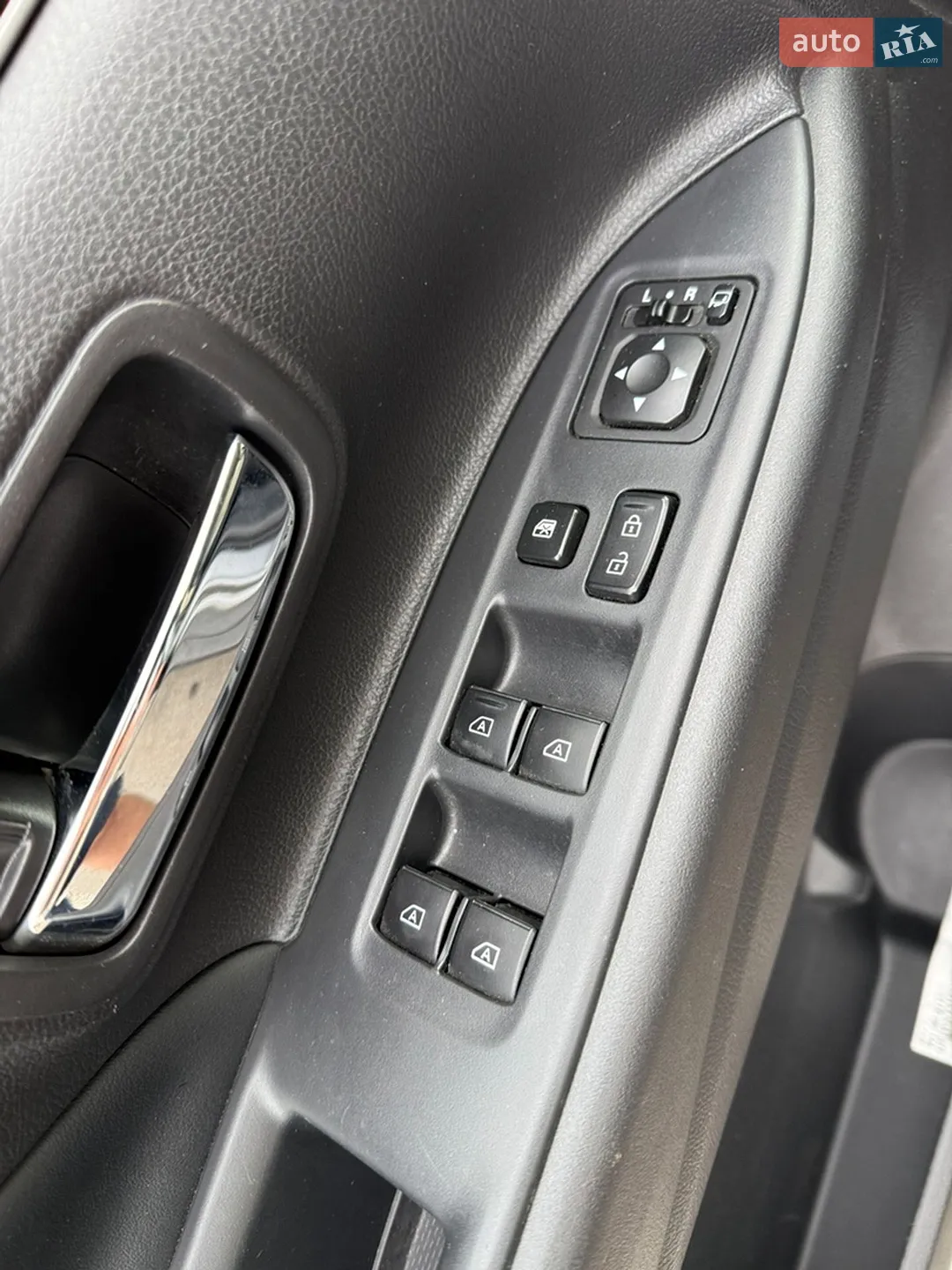 2019 Mitsubishi Outlander - мініатюра 19