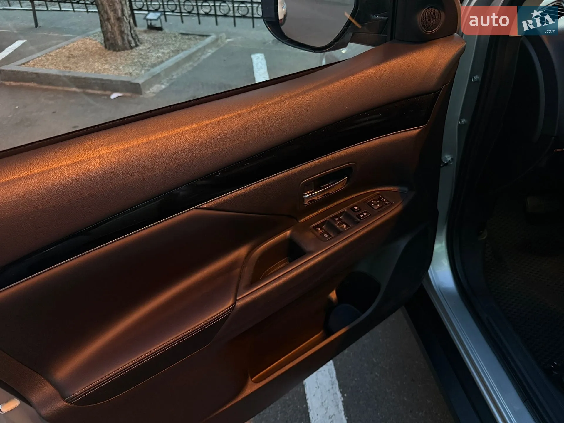 2019 Mitsubishi Outlander - мініатюра 12