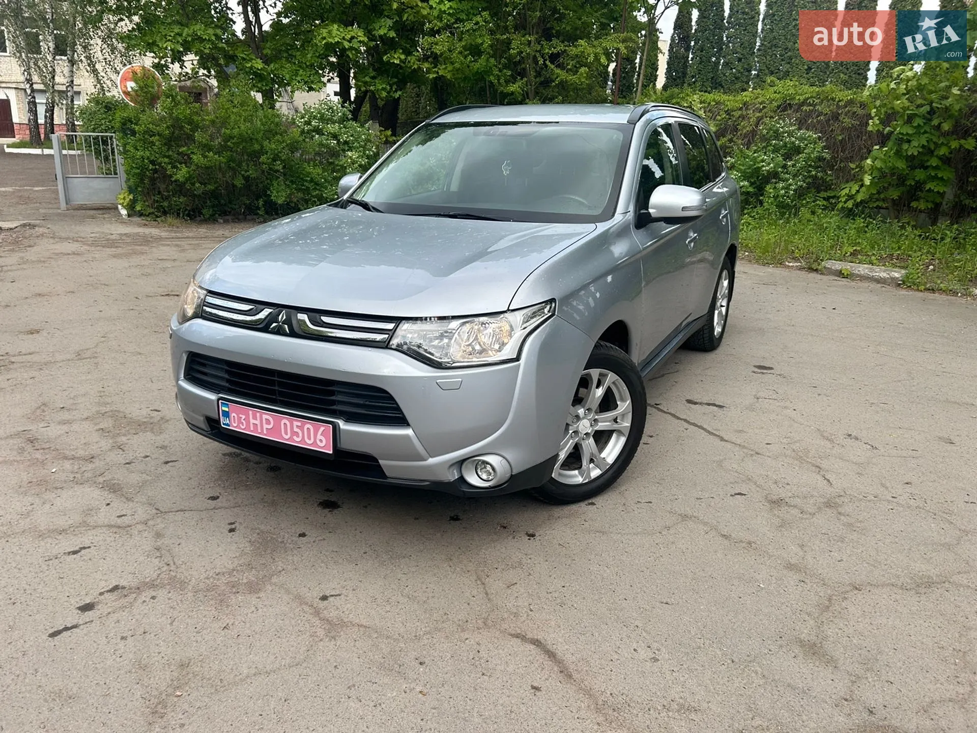 2013 Mitsubishi Outlander - фото 1