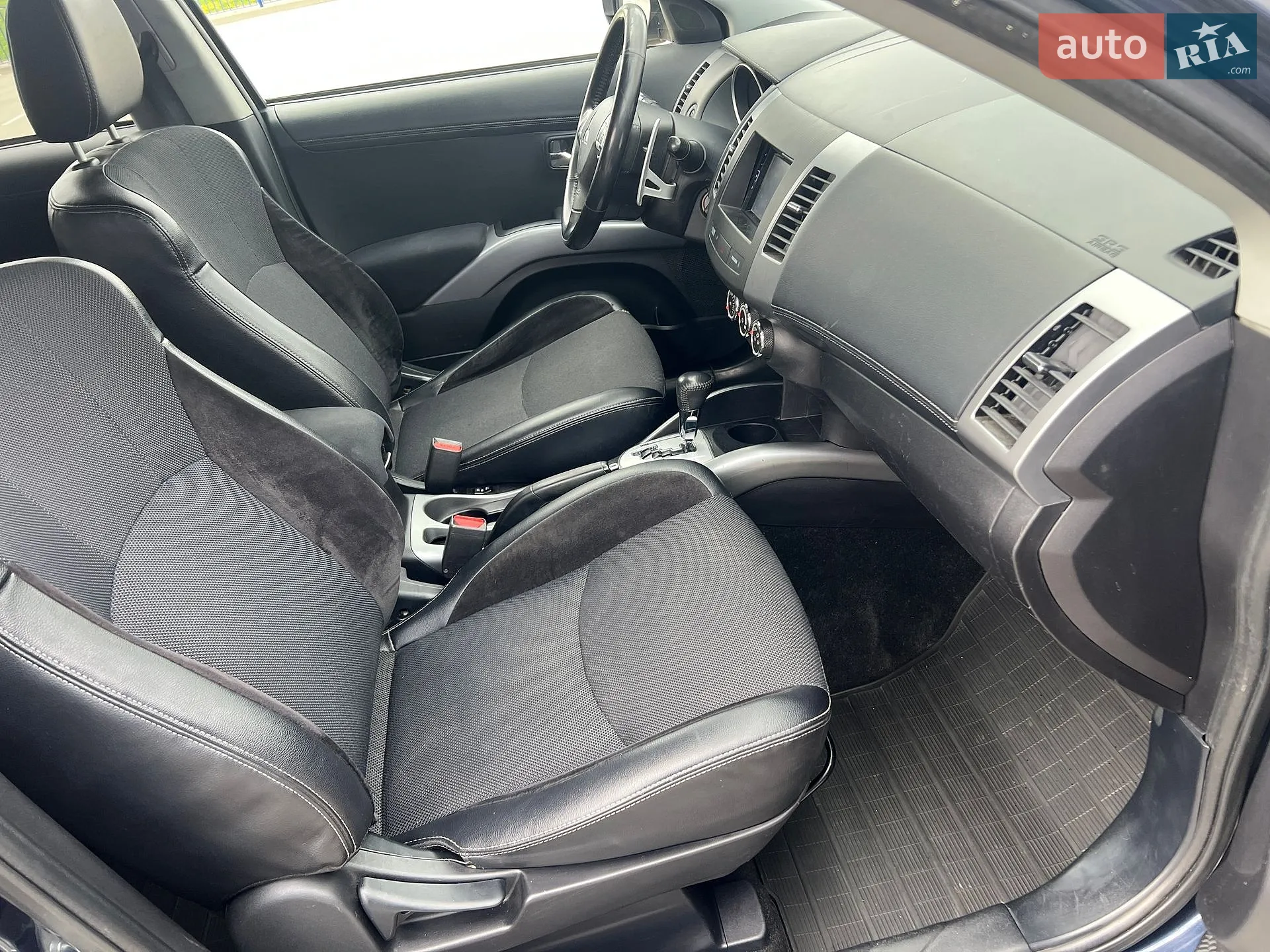 2010 Mitsubishi Outlander - мініатюра 40