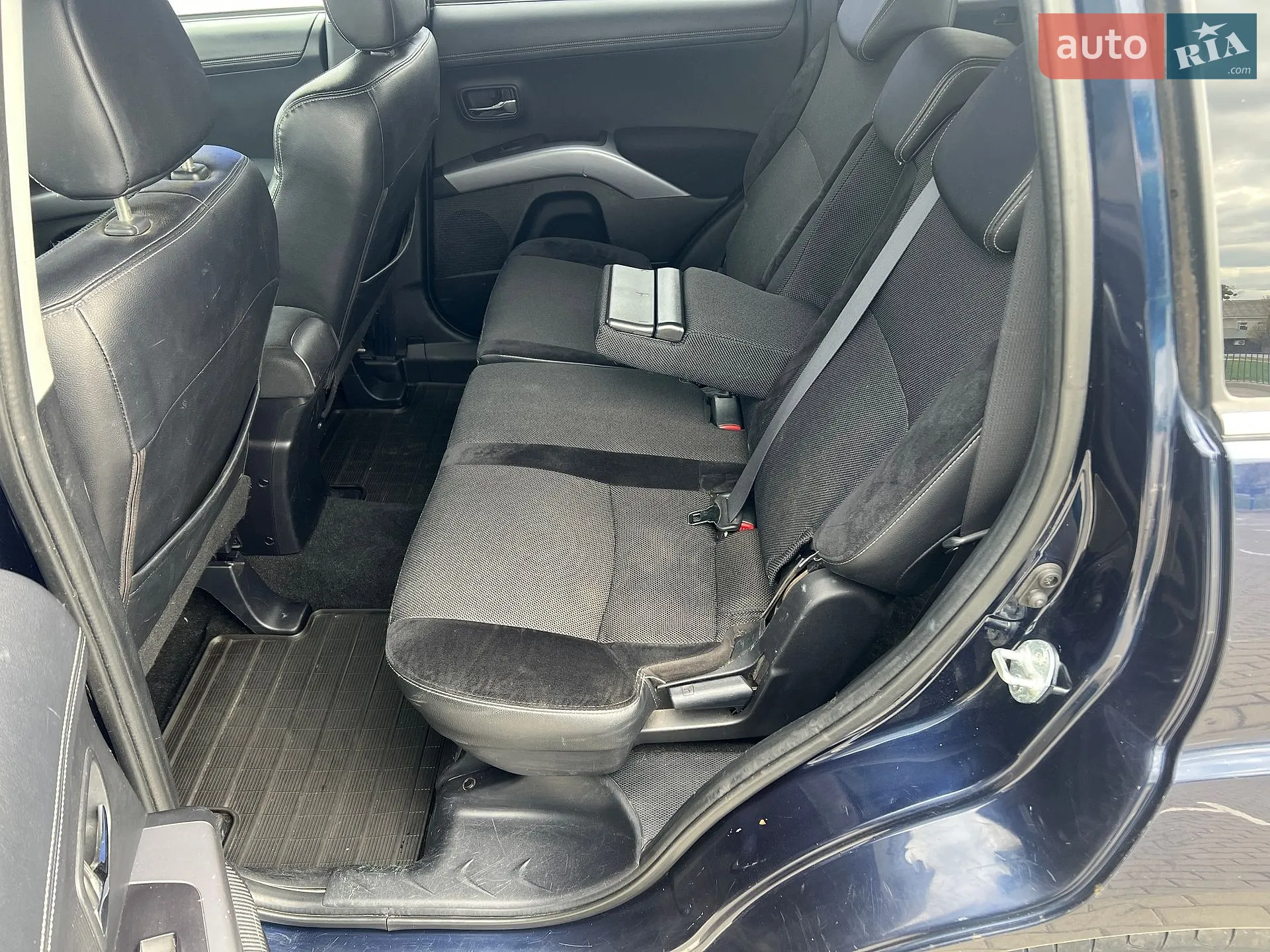 2010 Mitsubishi Outlander - мініатюра 46