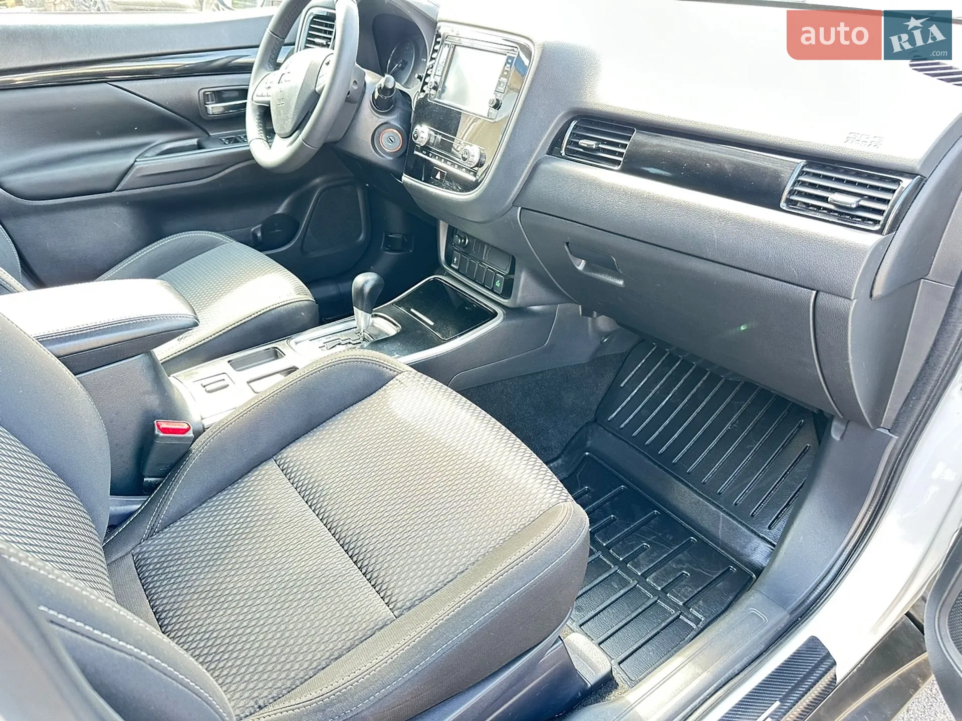 2020 Mitsubishi Outlander - мініатюра 20
