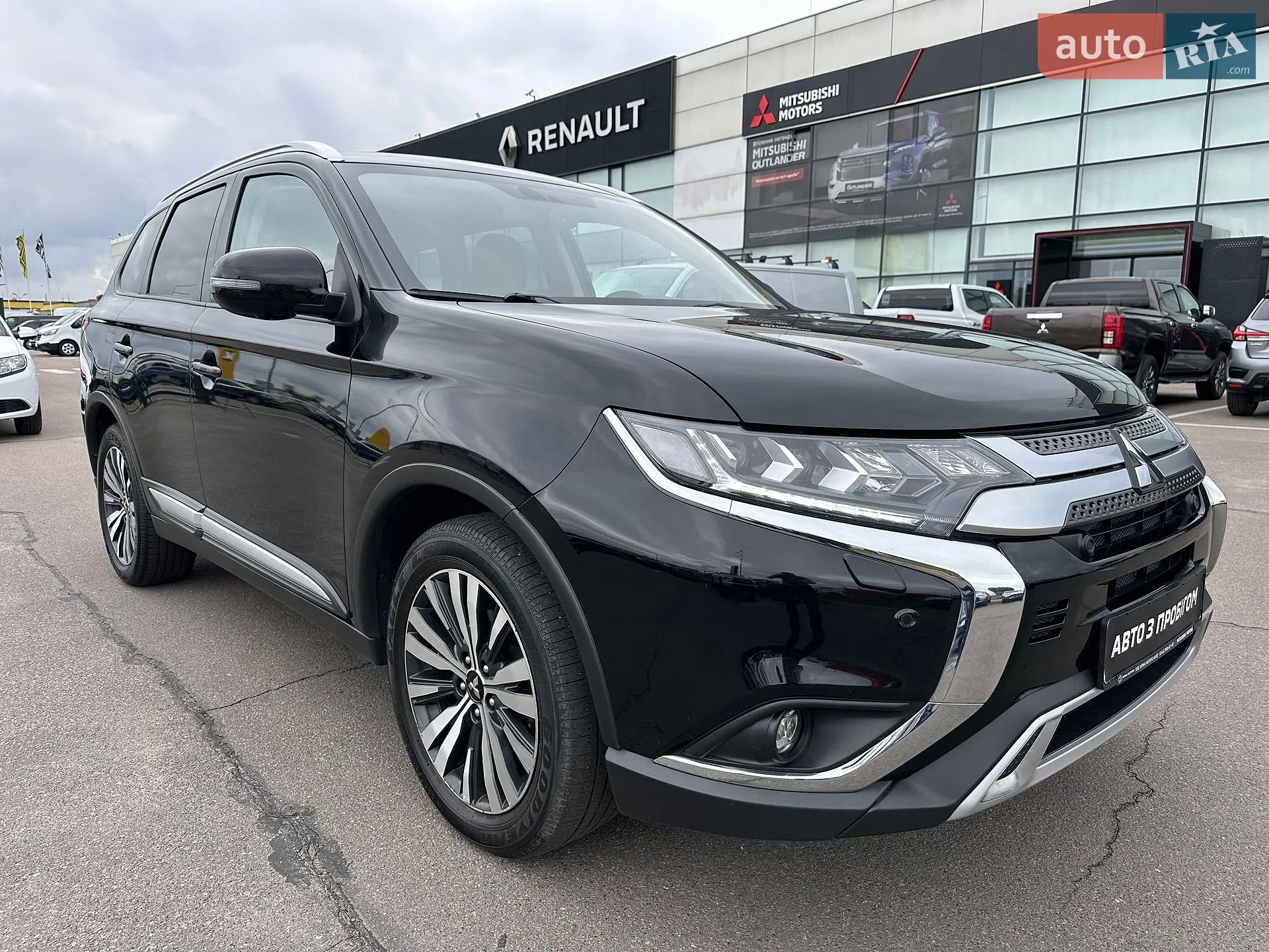 2021 Mitsubishi Outlander - мініатюра 2