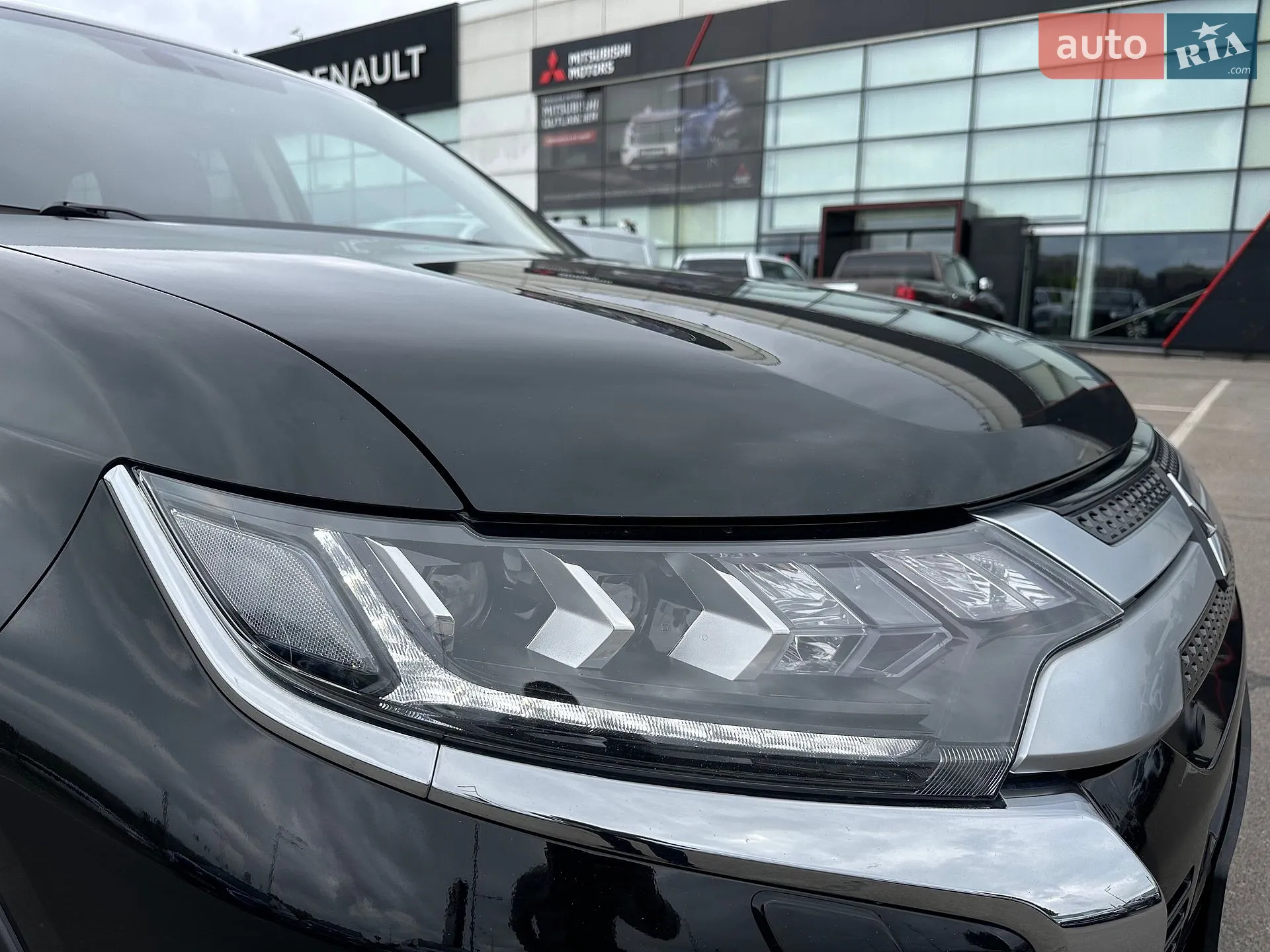 2021 Mitsubishi Outlander - мініатюра 13