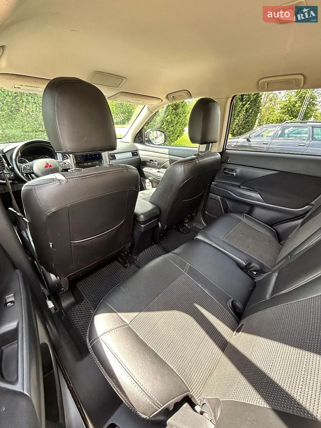 2017 Mitsubishi Outlander - мініатюра 17