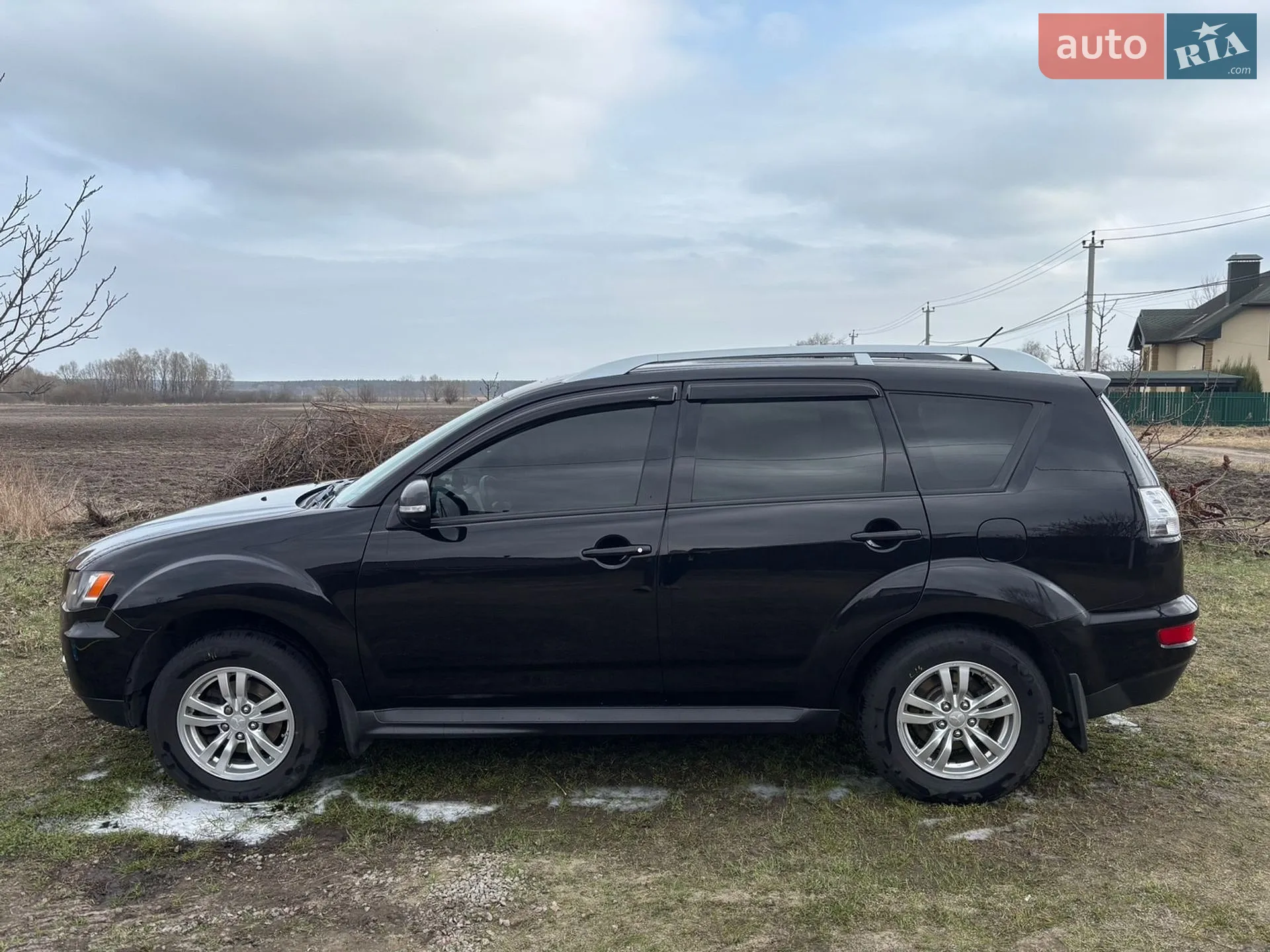 2010 Mitsubishi Outlander - мініатюра 12