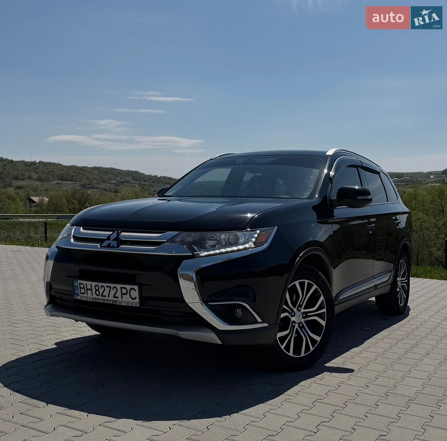 2017 Mitsubishi Outlander - мініатюра 2