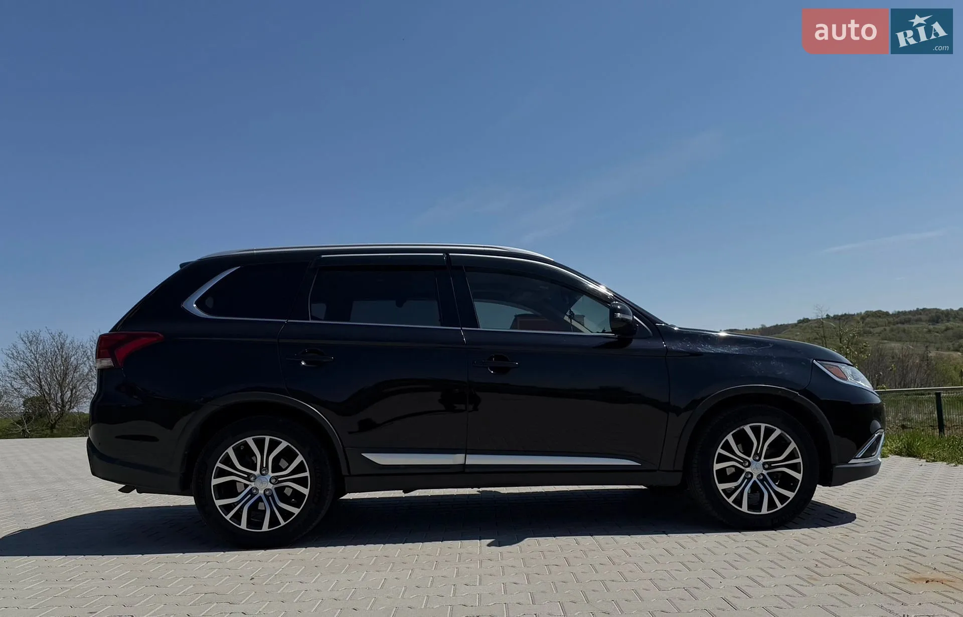 2017 Mitsubishi Outlander - мініатюра 17