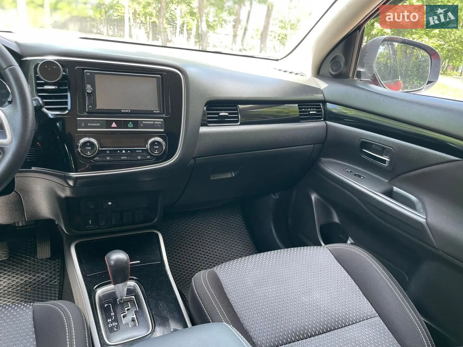 2018 Mitsubishi Outlander - мініатюра 12