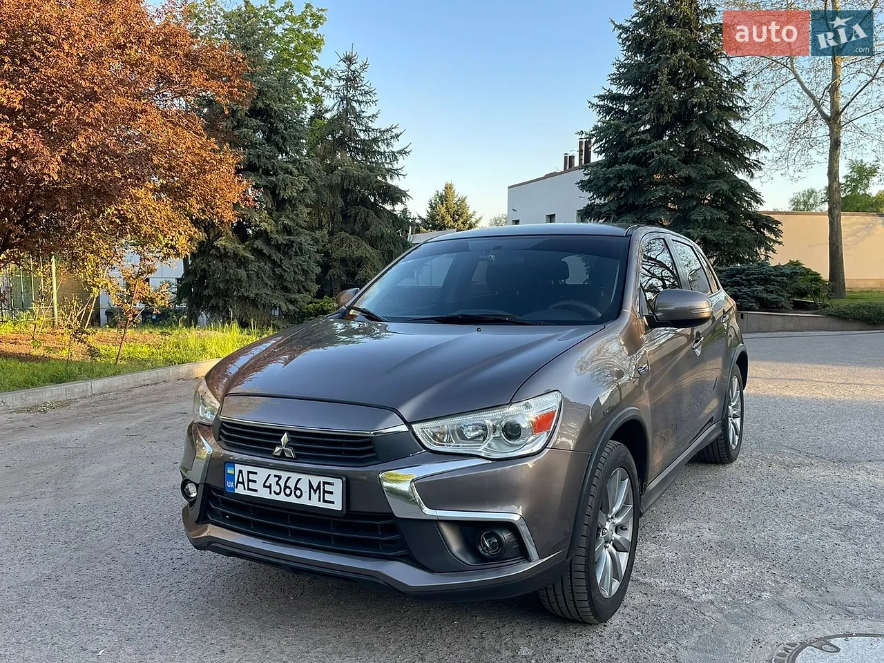 2016 Mitsubishi Outlander - мініатюра 16