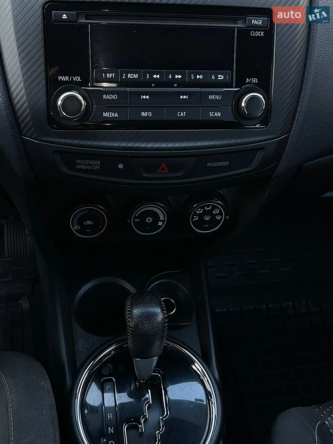 2016 Mitsubishi Outlander - мініатюра 11