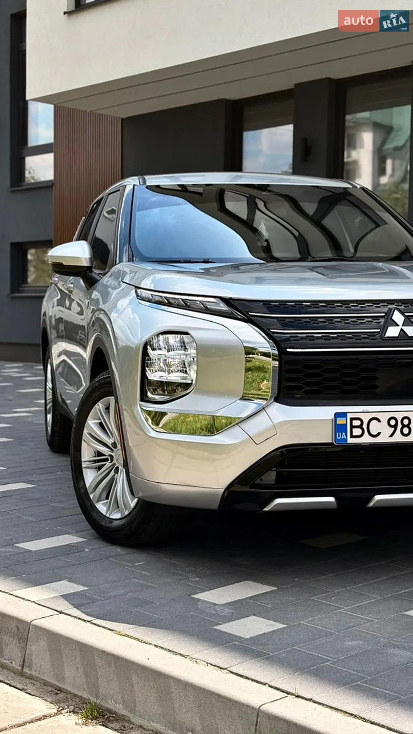 2022 Mitsubishi Outlander - мініатюра 4
