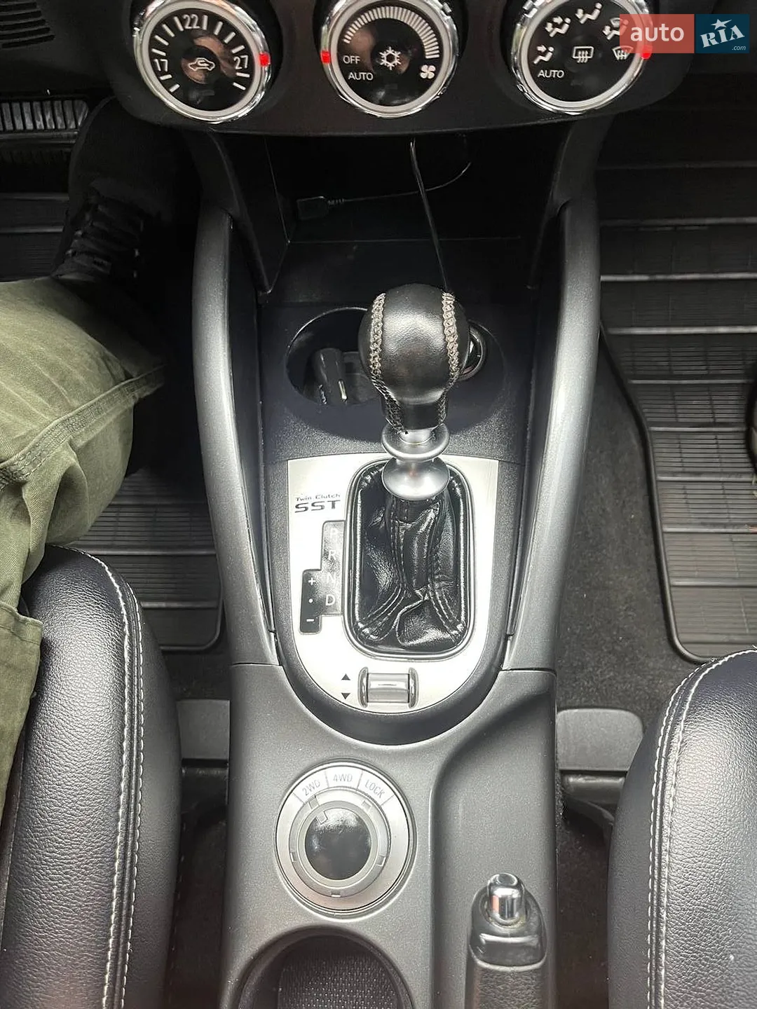 2010 Mitsubishi Outlander - мініатюра 16