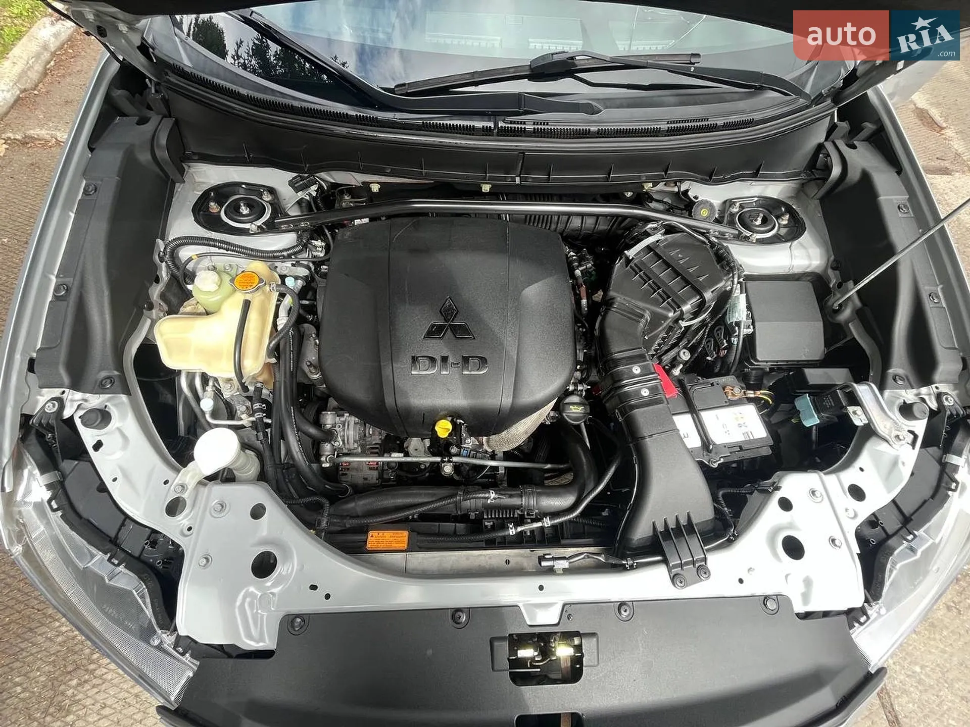 2010 Mitsubishi Outlander - мініатюра 11
