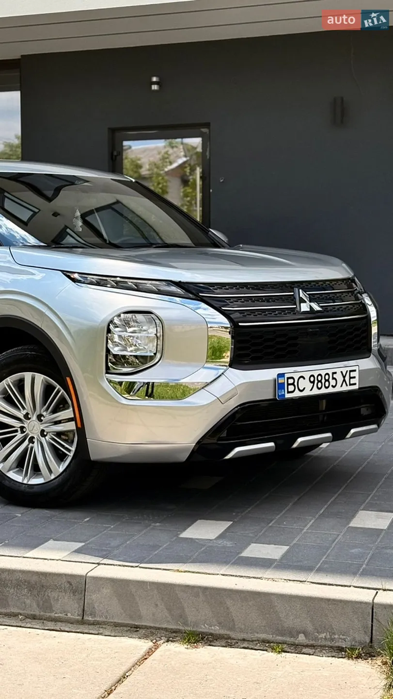 2022 Mitsubishi Outlander - мініатюра 3