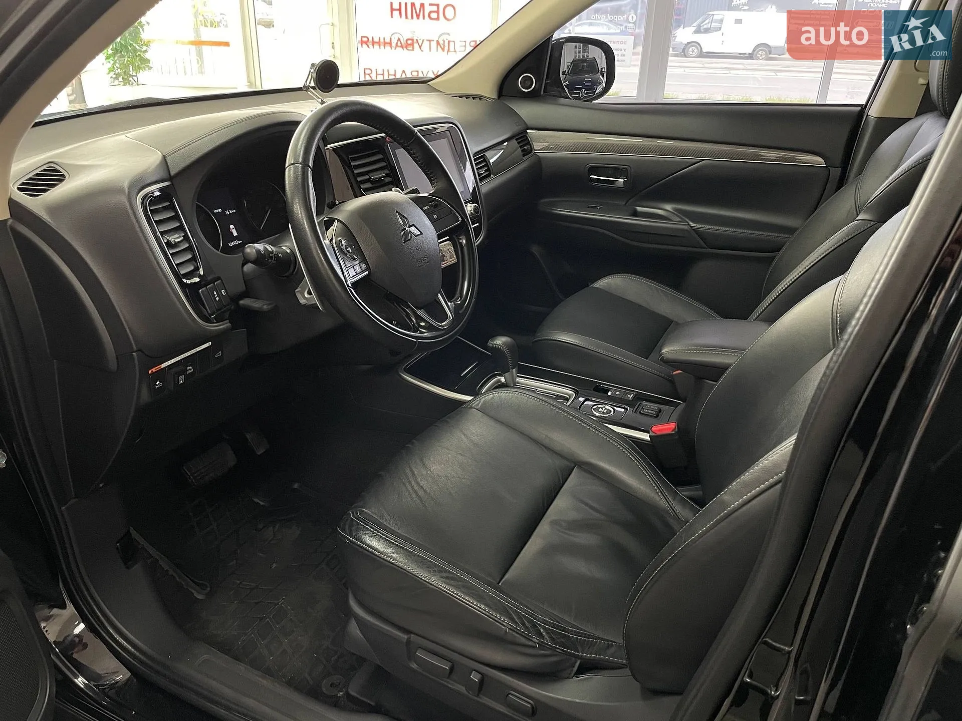 2020 Mitsubishi Outlander - мініатюра 20