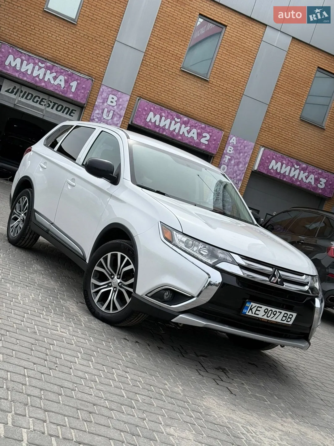 2016 Mitsubishi Outlander - мініатюра 20