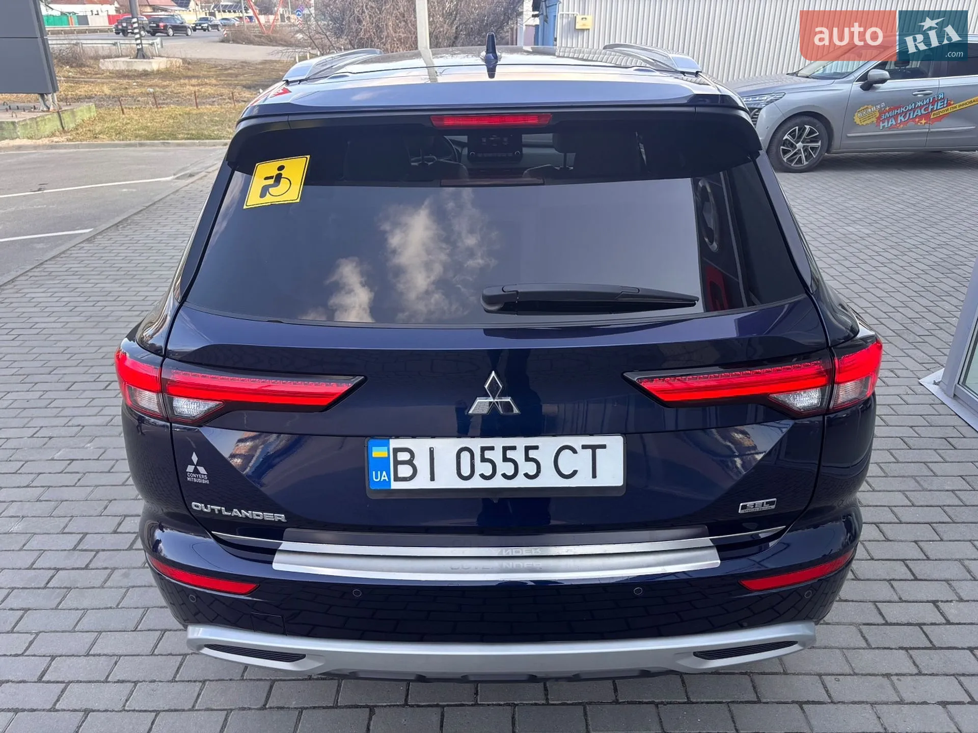 2022 Mitsubishi Outlander - мініатюра 10