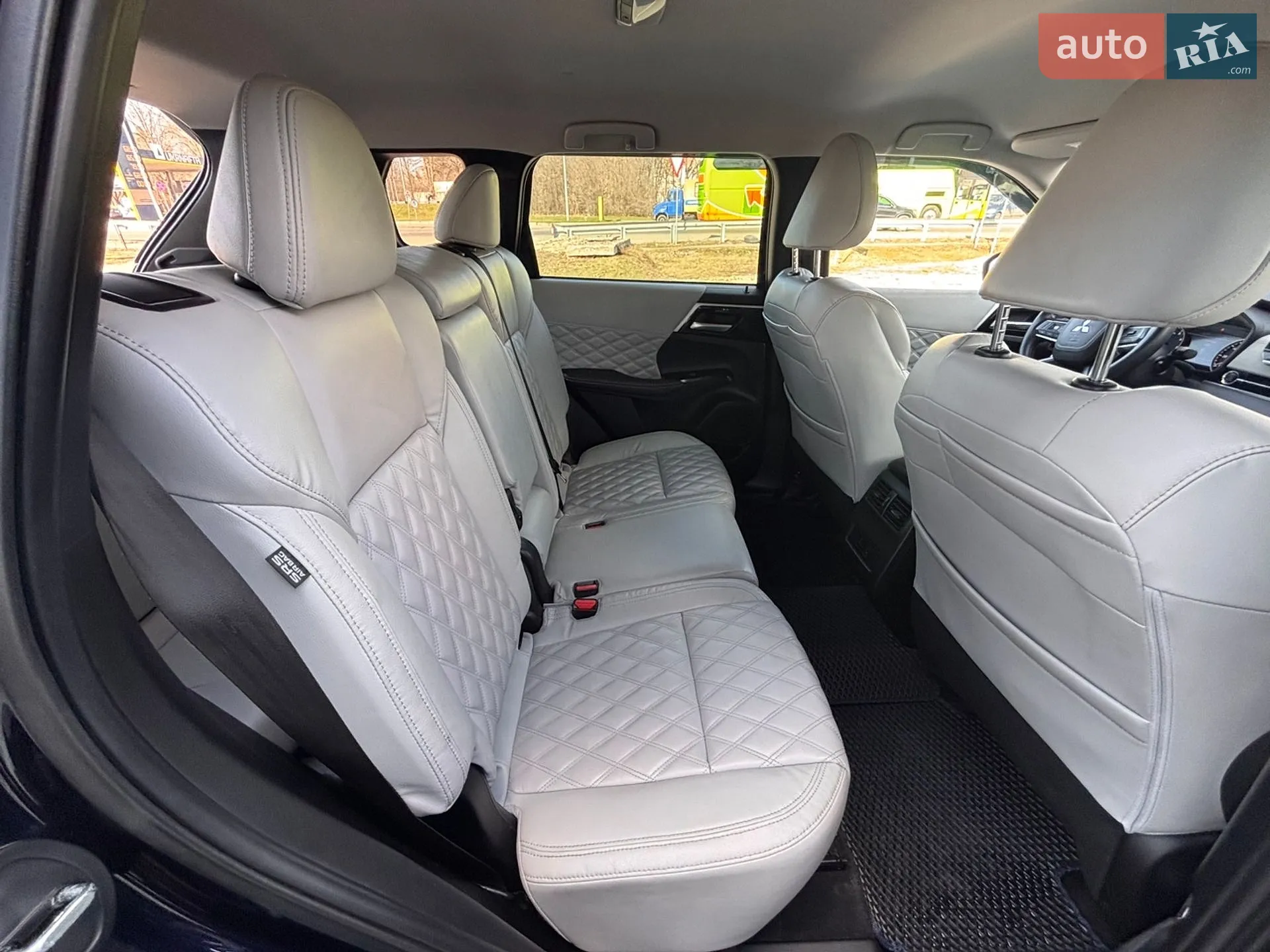 2022 Mitsubishi Outlander - мініатюра 25