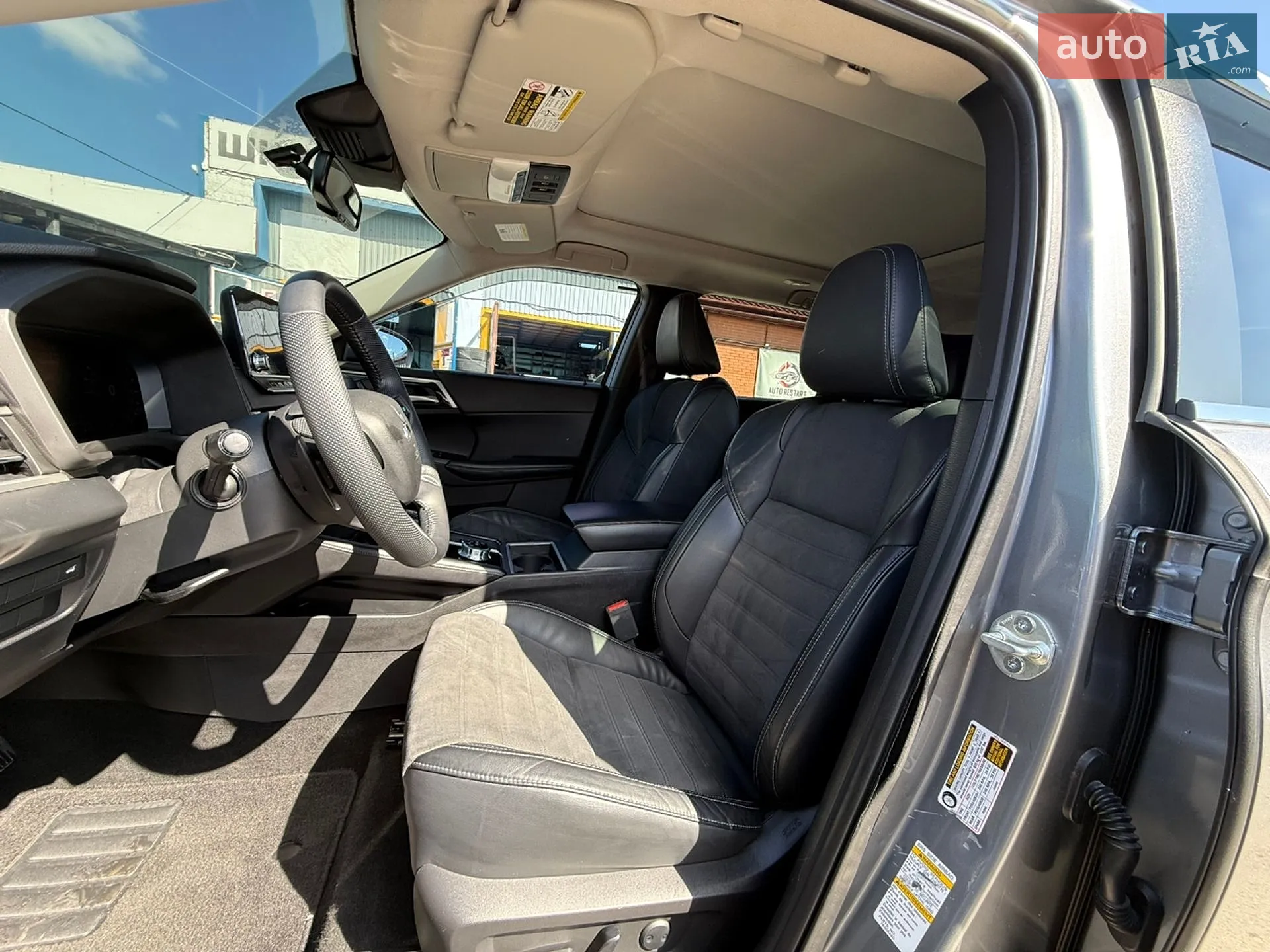 2022 Mitsubishi Outlander - мініатюра 8