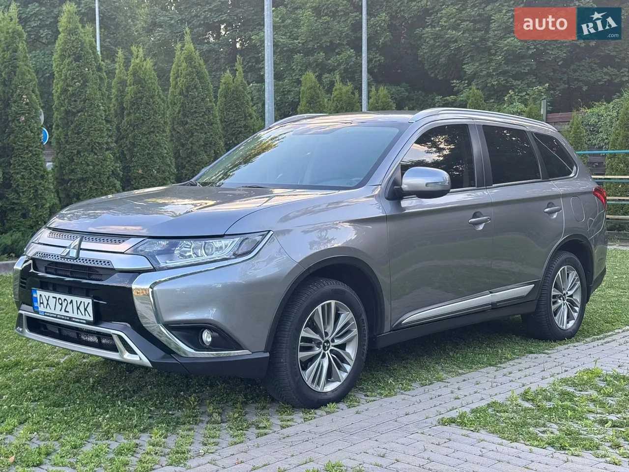 2022 Mitsubishi Outlander - мініатюра 10