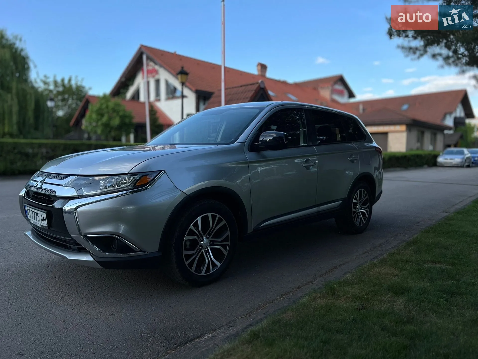 2018 Mitsubishi Outlander - мініатюра 13