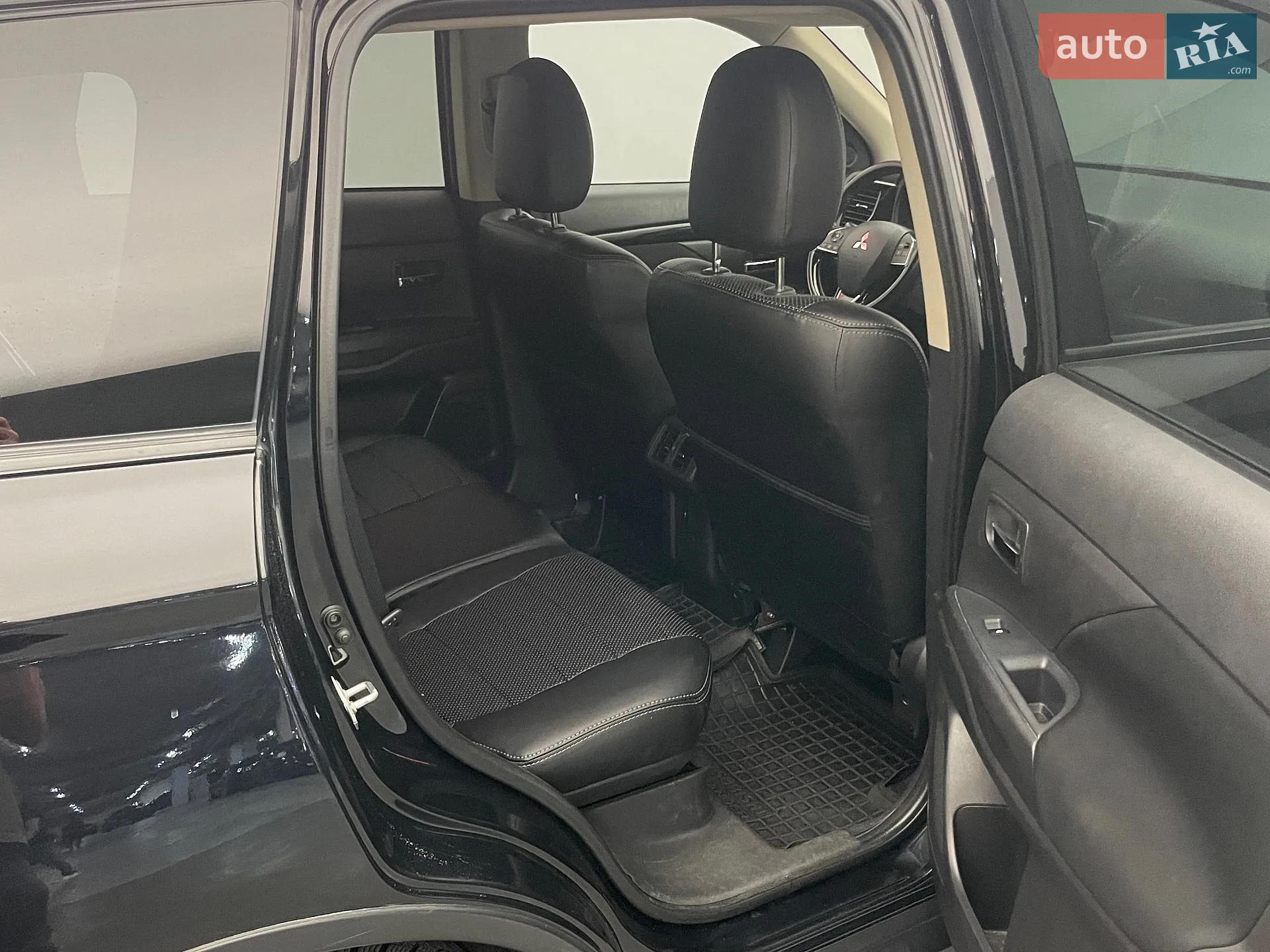 2018 Mitsubishi Outlander - мініатюра 14