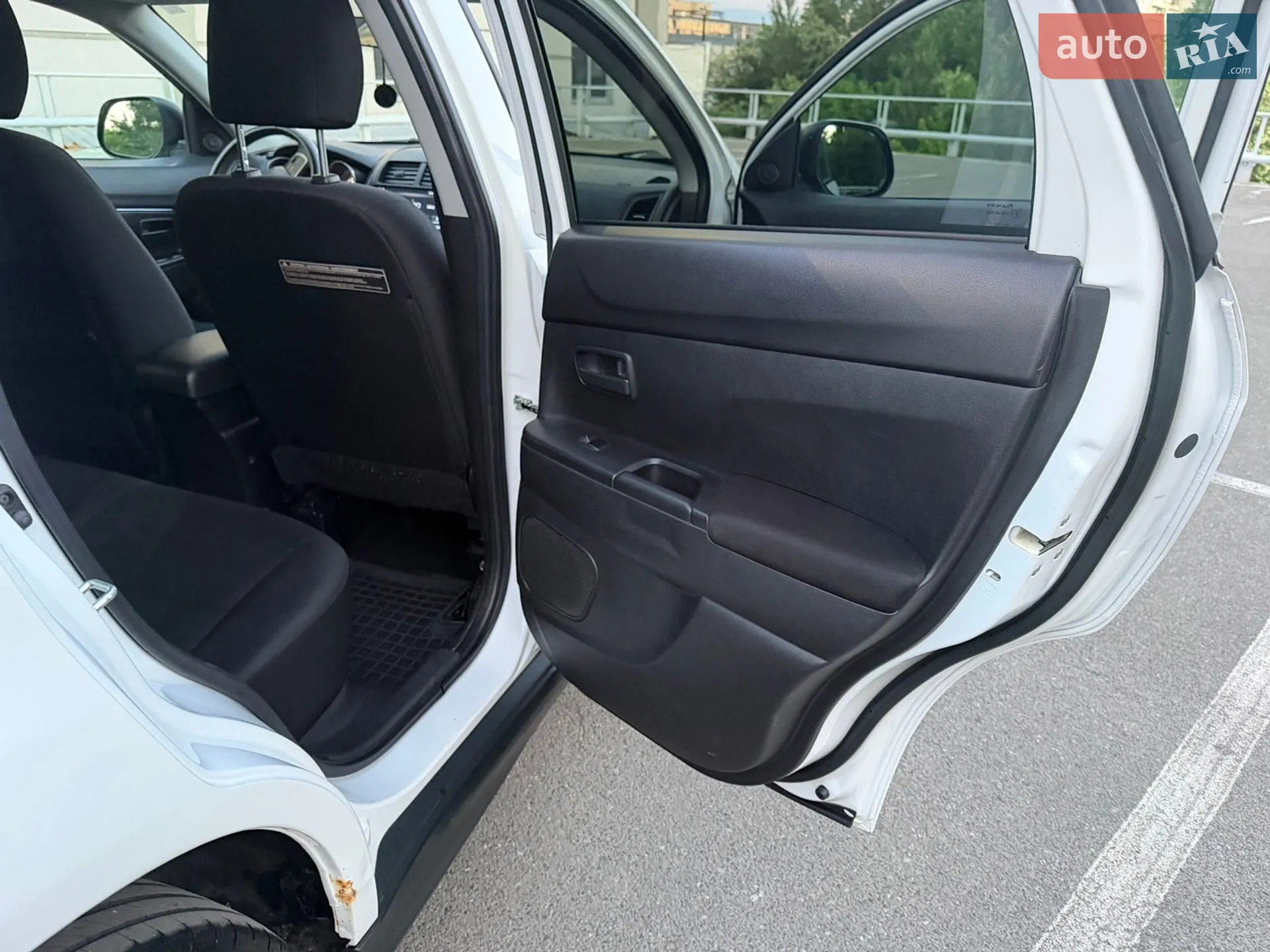 2014 Mitsubishi Outlander - мініатюра 15