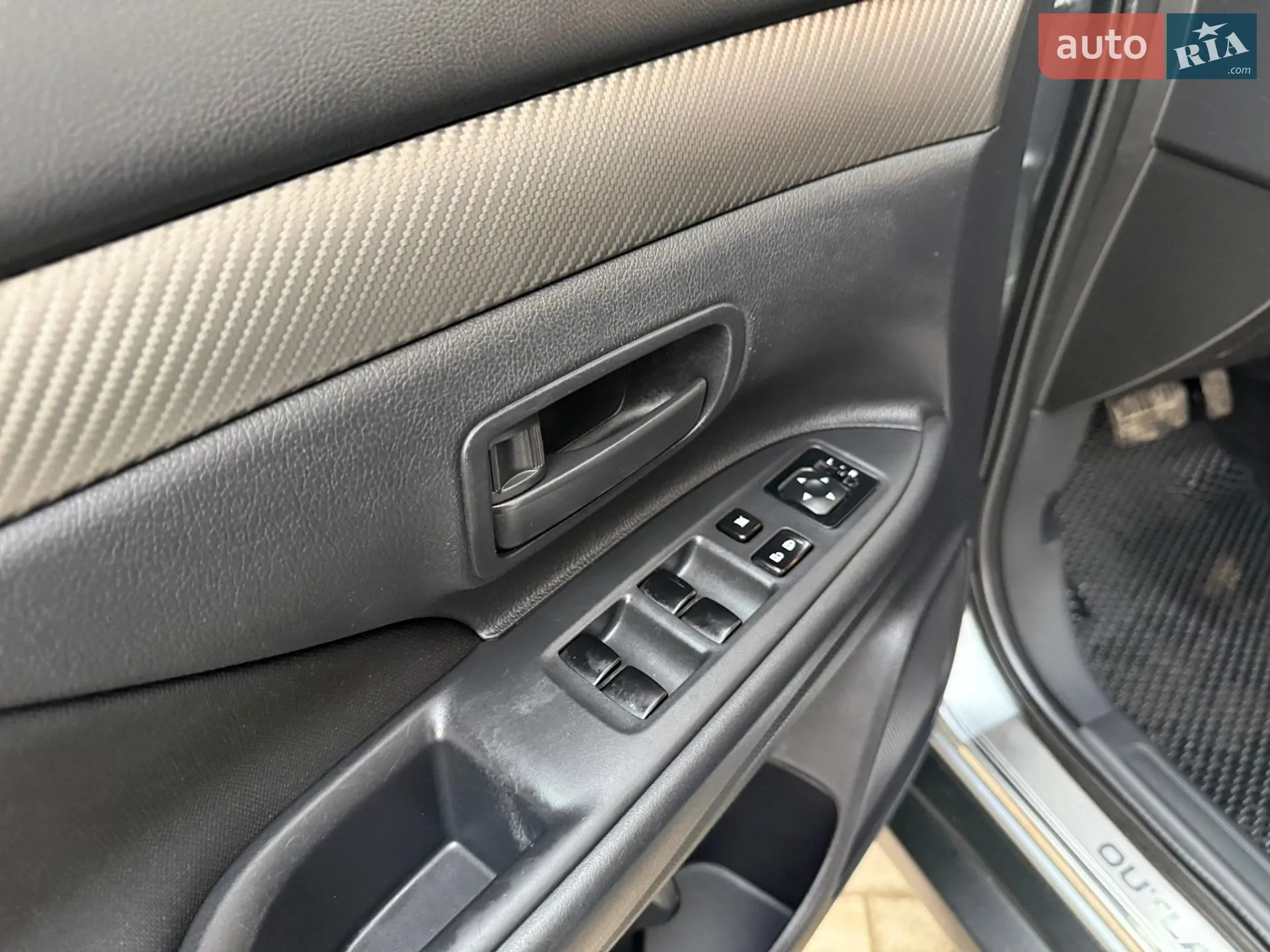 2014 Mitsubishi Outlander - мініатюра 31